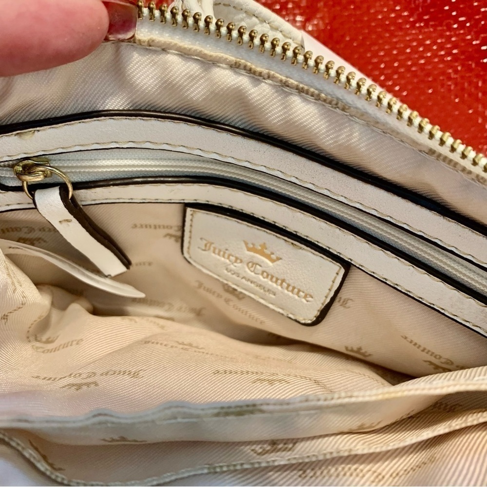 NEW Juicy Couture Crossbody Purse Ivory Gold Hardware Juicy Logo Zip Close - Picture 4 of 11